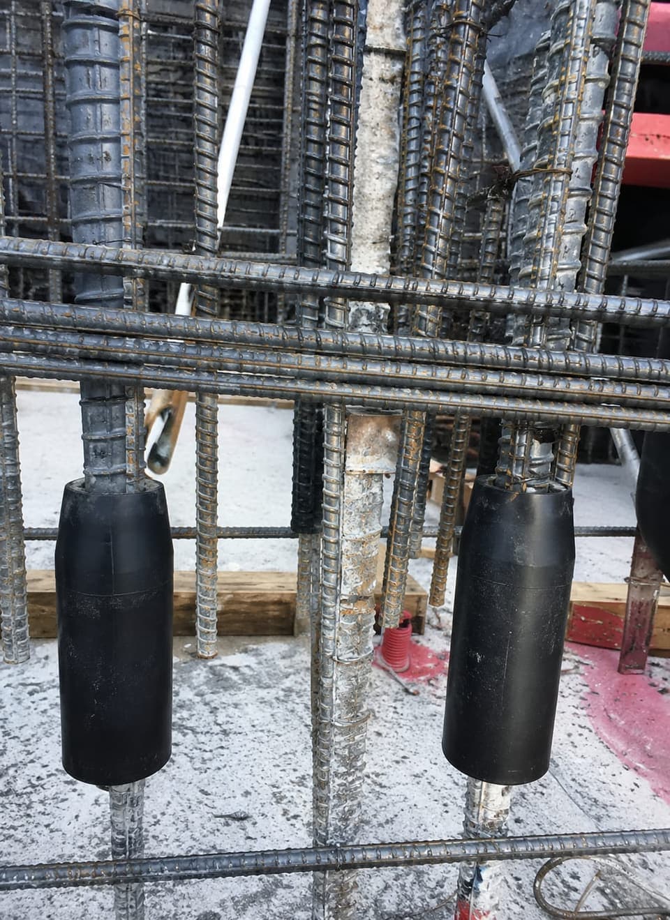 Close detail of HD OneTouch Couplers engaged on reinforcing bar
